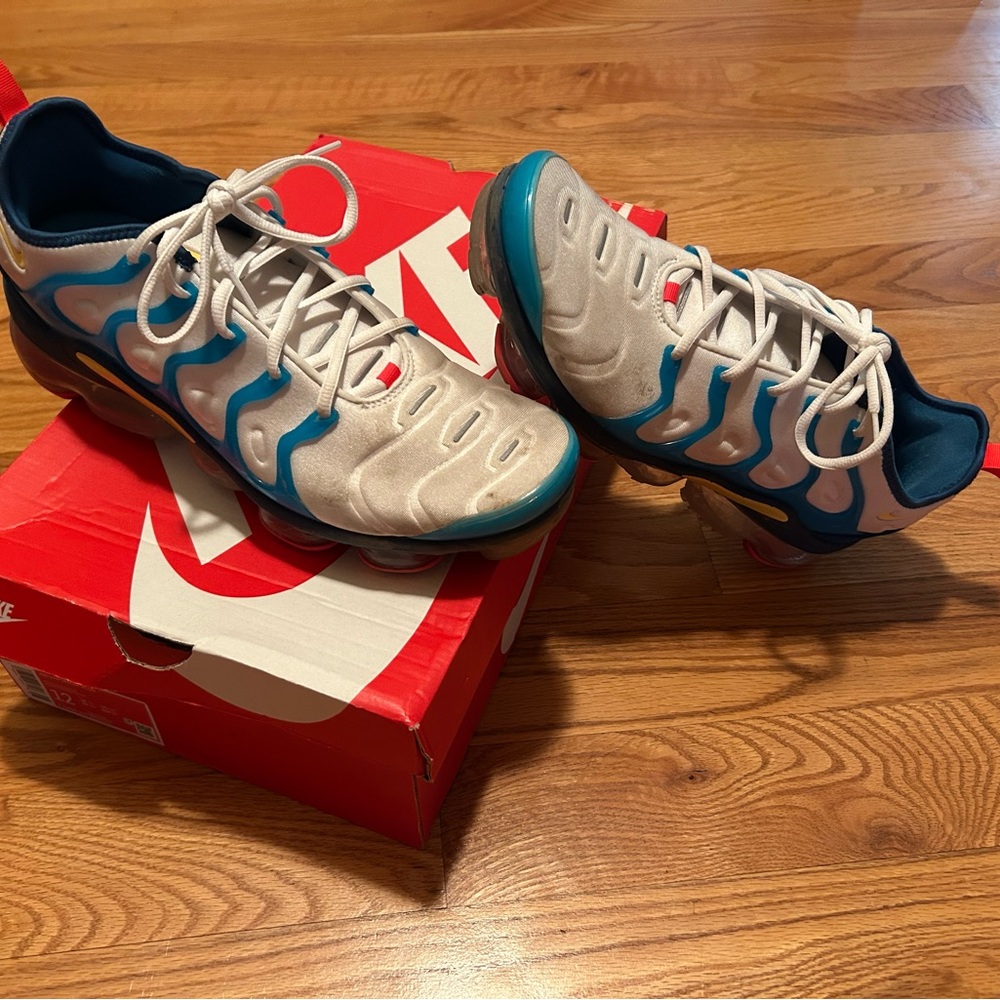 Nike Air VaporMax Plus - White and Citron Pulse